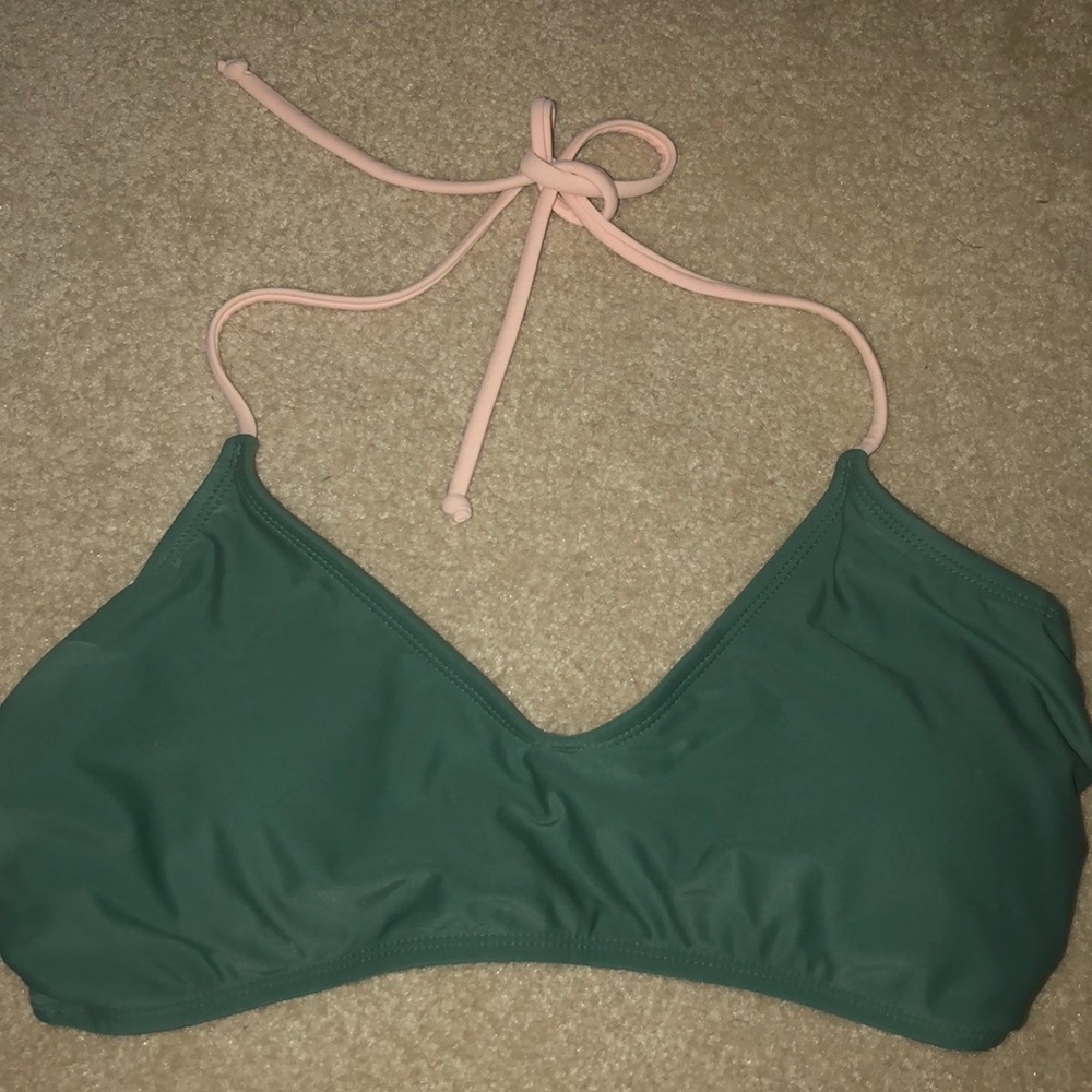 COLLEGE CLOSET CLEANOUT! Bikini Top!